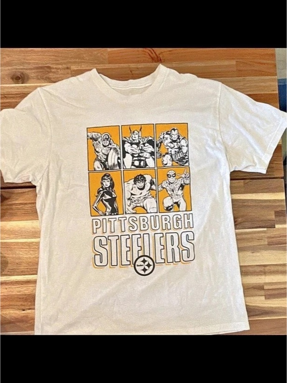 Marvel x Junk Food Pittsburgh Steelers tee Graphic Tee Size Medium
